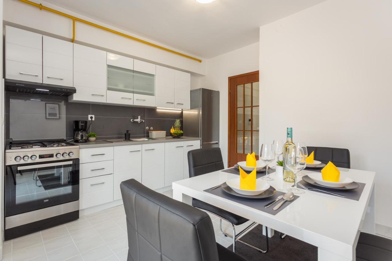 Laveruda Apartment With Balcony And Free Parking Pula Zewnętrze zdjęcie