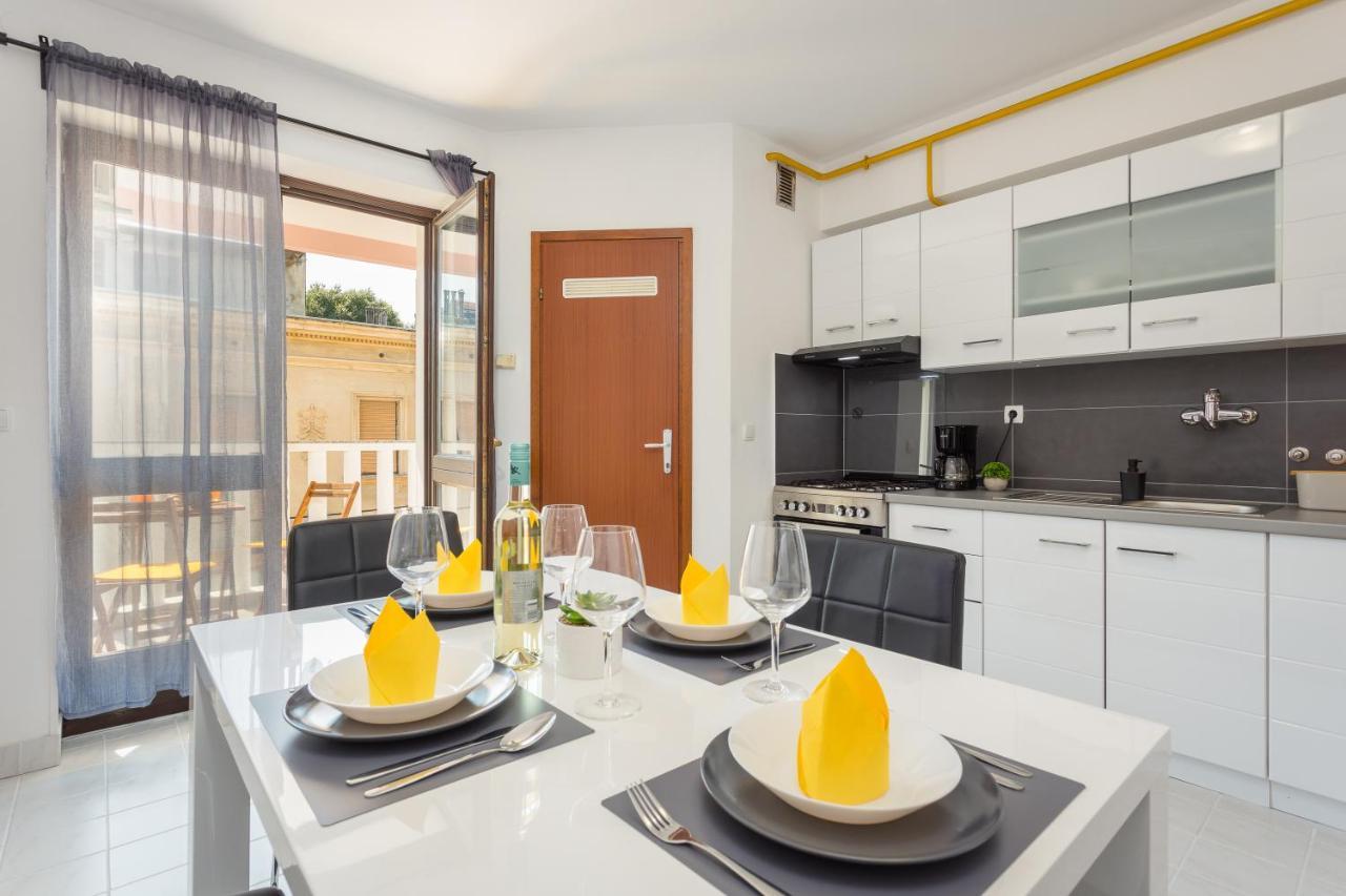 Laveruda Apartment With Balcony And Free Parking Pula Zewnętrze zdjęcie