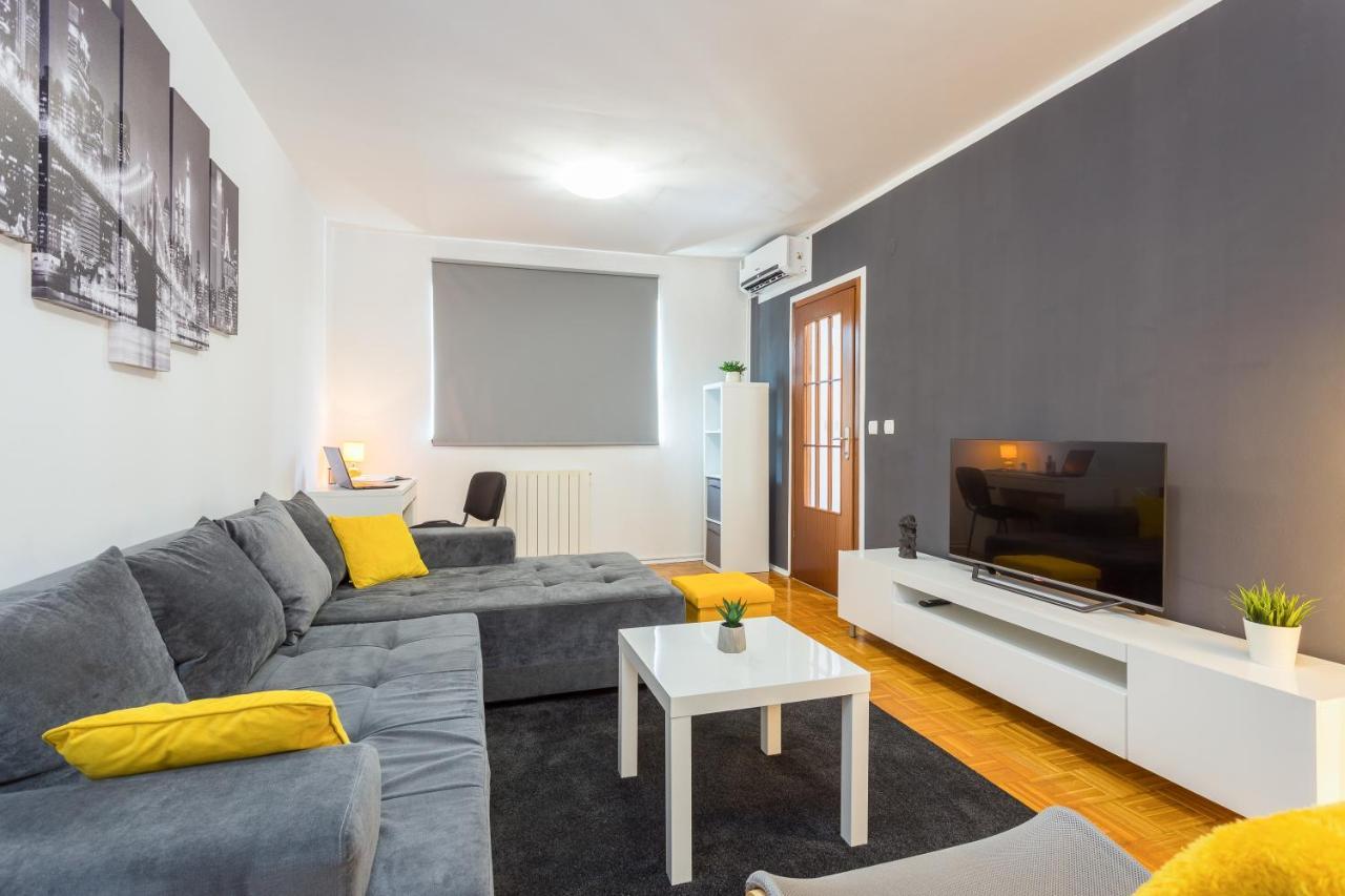 Laveruda Apartment With Balcony And Free Parking Pula Zewnętrze zdjęcie