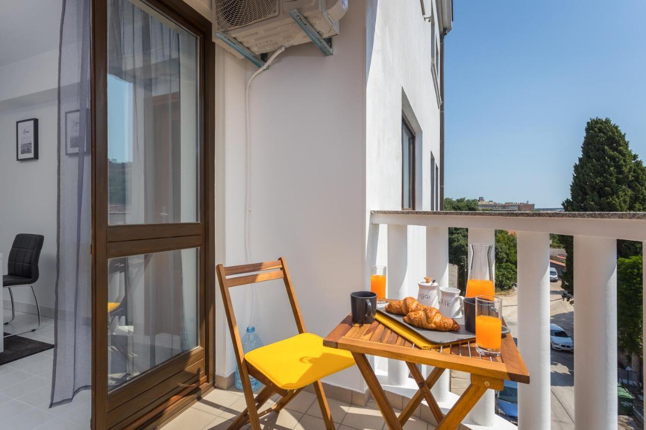 Laveruda Apartment With Balcony And Free Parking Pula Zewnętrze zdjęcie